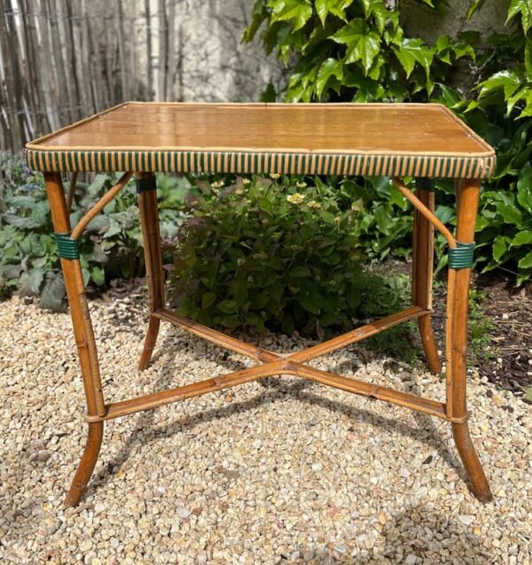 Alberte, la petite table en rotin