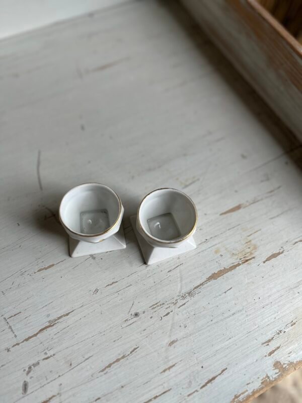 Germaine, la paire de coquetiers en porcelaine – Image 2