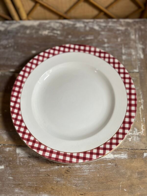 William, le plat rond Sarreguemines série "Ecossais"