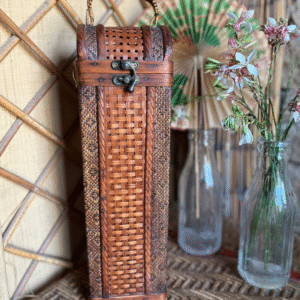 Léon, le panier de pique nique ancien pour bouteille
