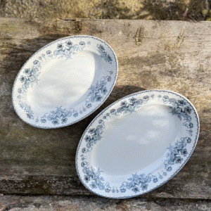 Ines, la paire de plats ovales Terre de fer modèle Hélène