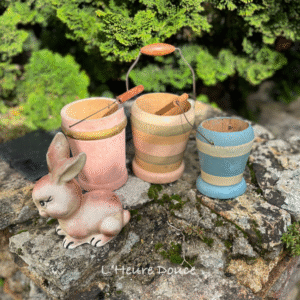 Paul, le petit seau de plage en bois peint