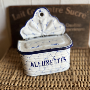 Boîte à allumettes en tôle émaillée