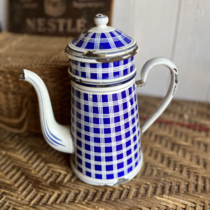 Cafetière ancienne en tôle émaillée