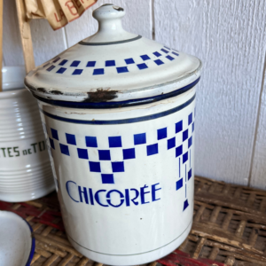 Ancien pot en tôle émaillée