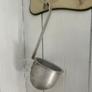 Mesure à lait vintage en aluminium